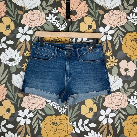 Abercrombie & Fitch Pants - NWT Abercrombie & Fitch Harper Low Rise Short Women Size 28 (6)